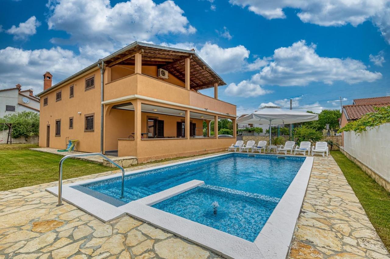 Апартаменты Emanuela With Private Pool Loborika Экстерьер фото
